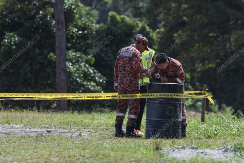 HELIKOPTER TERBAKAR