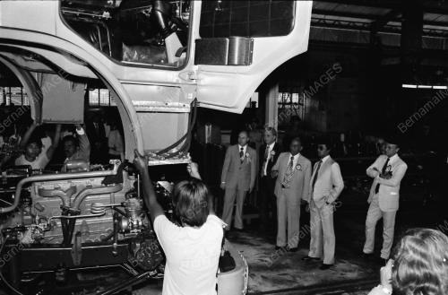 KERETA TOMAN