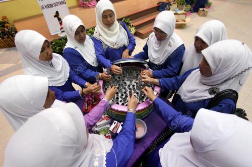 PH21_11032012_ROSMAH