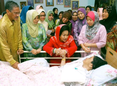 DATIN SERI ROSMAH MANSOR