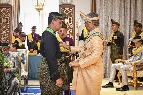 AL-SULTAN ABDULLAH RI'AYATUDDIN AL-MUSTAFA BILLAH SHAH