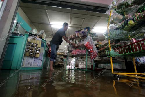PH22_04122013_BANJIR