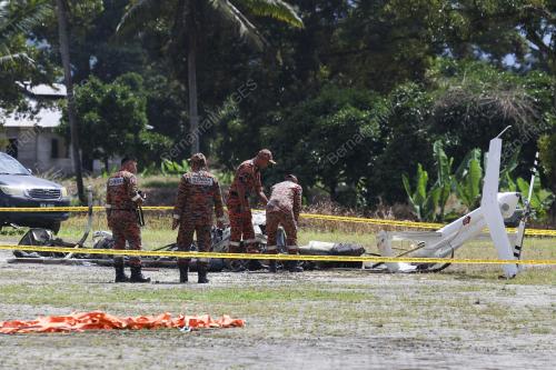 HELIKOPTER TERBAKAR