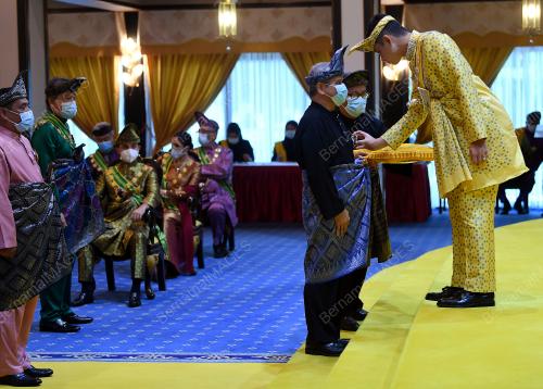TENGKU HASSANAL IBRAHIM ALAM SHAH AL-SULTAN ABDULLAH