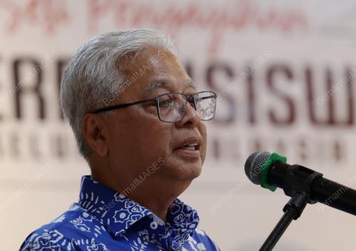 DATUK SERI ISMAIL SABRI YAAKOB