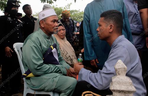 PENGEBUMIAN JENAZAH ALLAHYARHAM KONSTABEL MUHAMAD SYAFIQ AHMAD S
