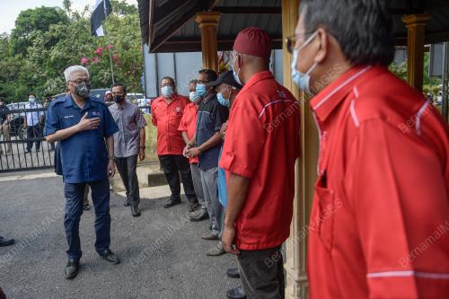 DATUK SERI ISMAIL SABRI YAAKOB 