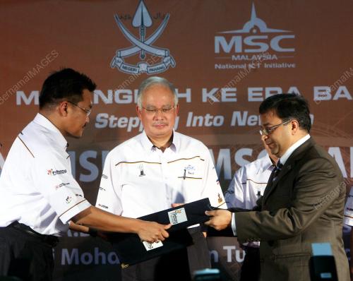 MOHD NAJIB TUN ABDUL RAZAK