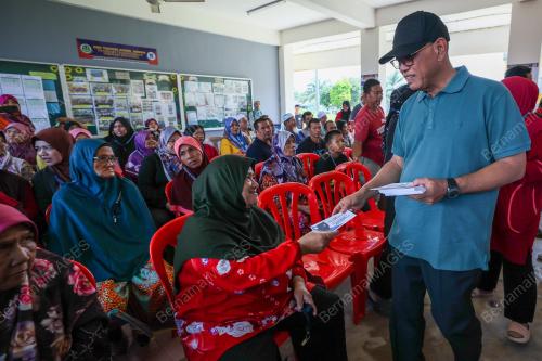 DATUK SERI WAN ROSDY WAN ISMAIL