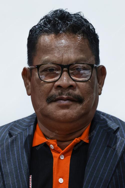 AHMAD SHUHOR AWANG