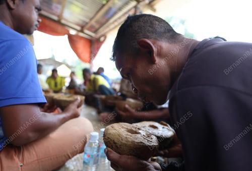 BERSUNAT SUKU KAUM JAHUT