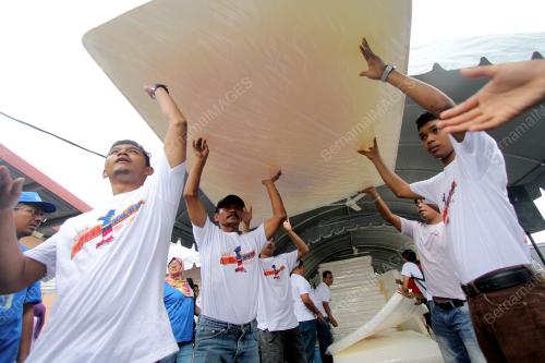 PH24_31122013_BANTUAN_BANJIR