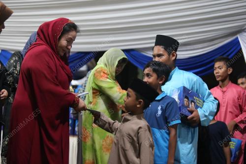 PH25_04072015_ROSMAH