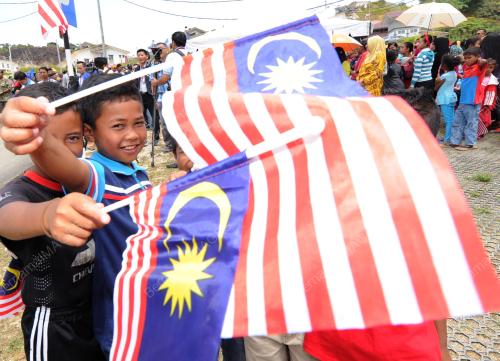 PH25_27082016_BENDERA