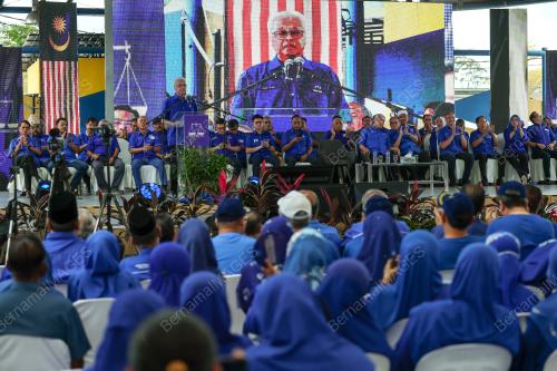 DATUK SERI ISMAIL SABRI YAAKOB
