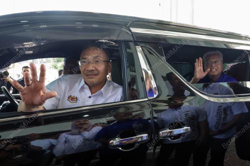 DATUK SERI HISHAMMUDDIN TUN HUSSEIN