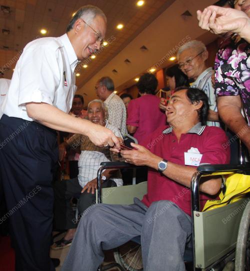 PH26_26022011_NAJIB_CNY