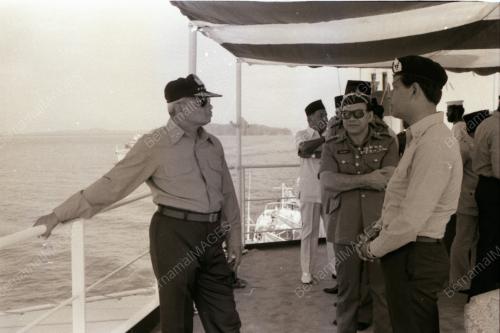 AGUNG DAN TENTERA LAUT