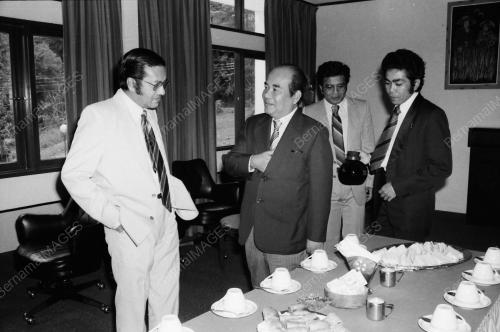 DR. MAHATHIR BIN MOHAMAD