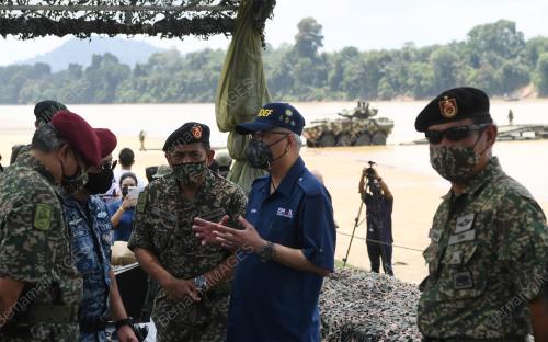 DATUK SERI ISMAIL SABRI YAAKOB