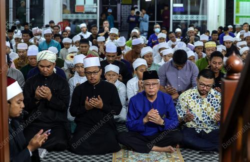 DATUK SERI ISMAIL SABRI YAAKOB