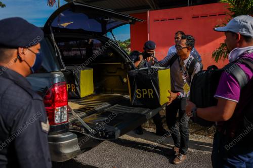 PETI UNDI DARI PULAU TIOMAN TIBA DI ROMPIN