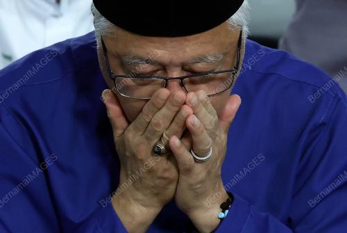 DATUK SERI ISMAIL SABRI YAAKOB