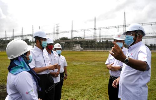 DATUK SERI MAHDZIR KHALID