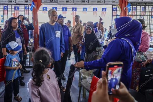 DATUK SERI ISMAIL SABRI YAAKOB