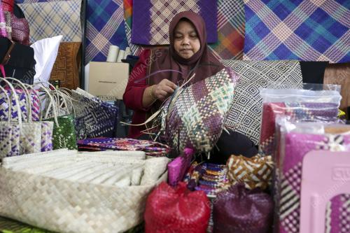 AYAMAN MENGKUANG TERENGGANU LARIS