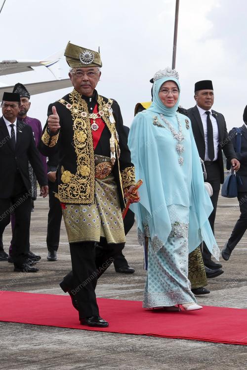 AL-SULTAN ABDULLAH RI'AYATUDDIN AL-MUSTAFA BILLAH SHAH