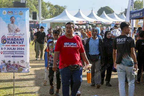 ORANG RAMAI MEMENUHI PROGRAM MADANI RAKYAT