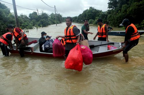 PERKHIDMATAN BOT SEMASA JALAN UTAMA BANJIR