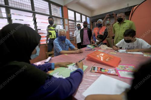 DATUK SERI ISMAIL SABRI YAAKOB