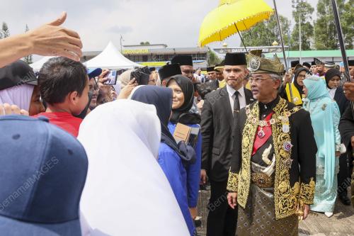 AL-SULTAN ABDULLAH RI'AYATUDDIN AL-MUSTAFA BILLAH SHAH
