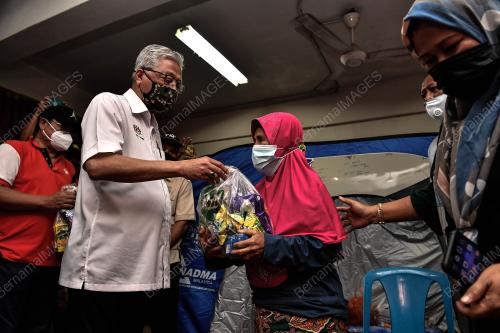 DATUK SERI ISMAIL SABRI YAAKOB