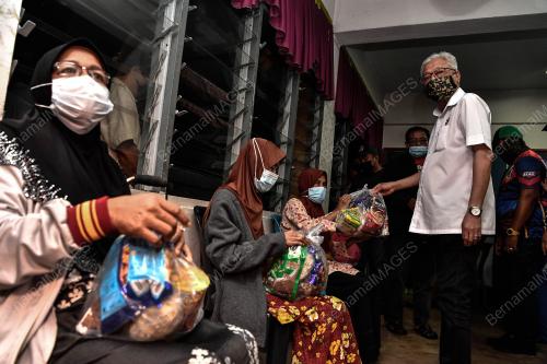 DATUK SERI ISMAIL SABRI YAAKOB
