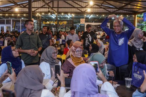 DATUK SERI ISMAIL SABRI YAAKOB