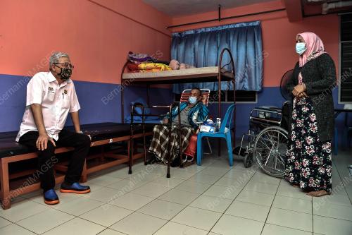 DATUK SERI ISMAIL SABRI YAAKOB