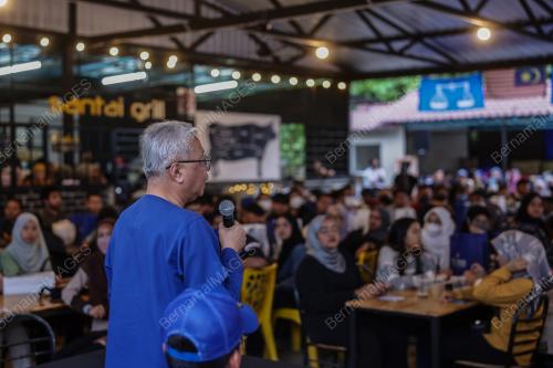 DATUK SERI ISMAIL SABRI YAAKOB
