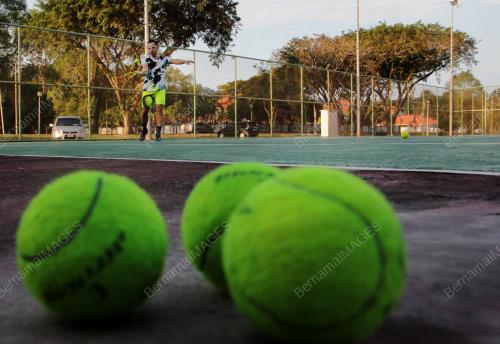 TINJAUAN AKTIVITI SUKAN TENIS