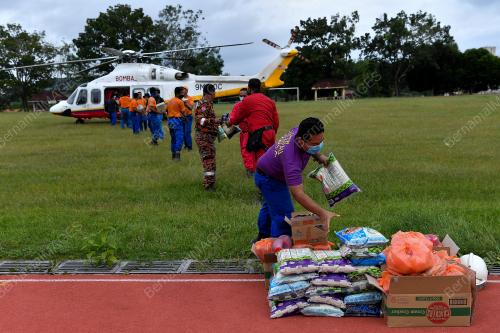 BANTUAN BEKALAN MAKANAN MELALUI UDARA