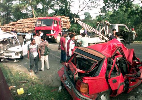 PHG02-15_06_2001KEMALANGAN_27012016