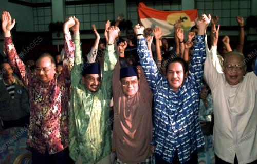 PHG15-01_04_2000 SANGGANG, BN MENANG