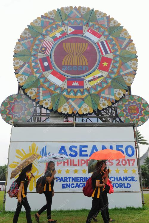 PHL01_18092017_ASEAN_50