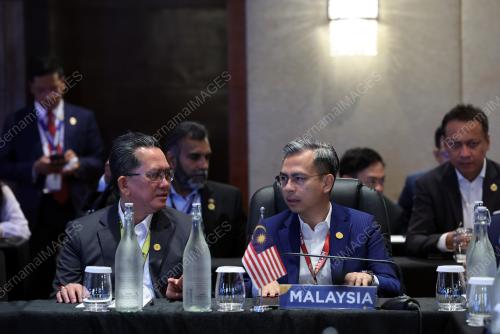 FAHMI FADZIL