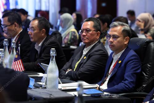 FAHMI FADZIL