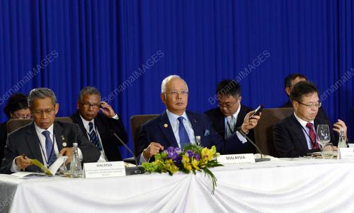 PHL05_18112015_APEC