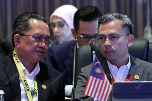 FAHMI FADZIL
