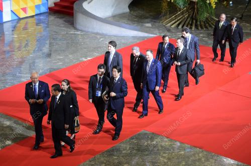 PHL09_18112015_APEC
